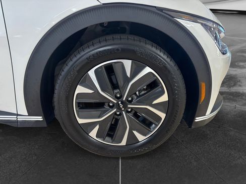 Used 2024 Kia EV6 Light RWD image 15