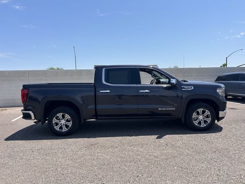 Used 2025 GMC Sierra 1500 SLT RWD image 6