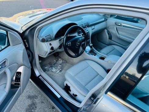 Used 2005 Mercedes-Benz C 230 Sedan image 9