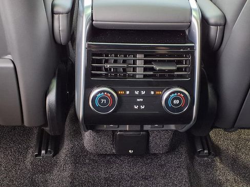 New 2026 Land Rover Range Rover Long Wheelbase SE AWD/4WD image 25