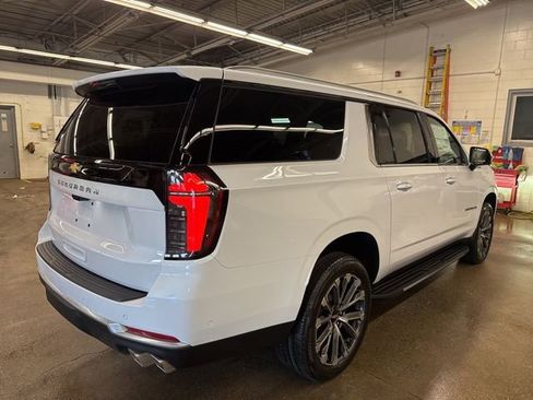 New 2026 Chevrolet Suburban High Country AWD/4WD image 6