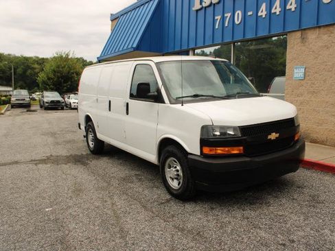 Used 2019 Chevrolet Express 2500 w/ Driver Convenience Package RWD image 2
