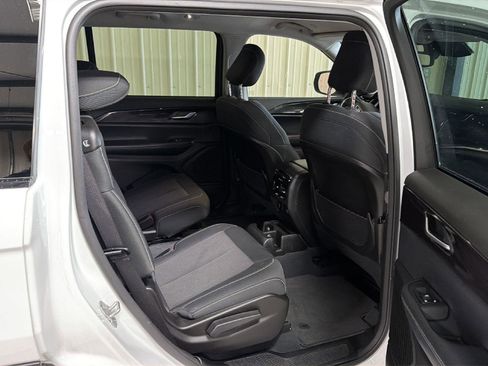 Used 2023 Jeep Grand Cherokee L Laredo w/ Luxury Tech Group I AWD/4WD image 14