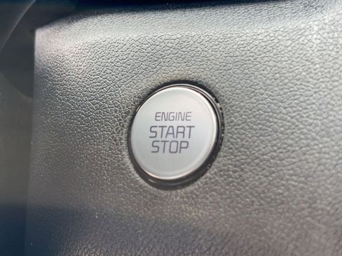 Used 2022 Kia Sorento S image 26