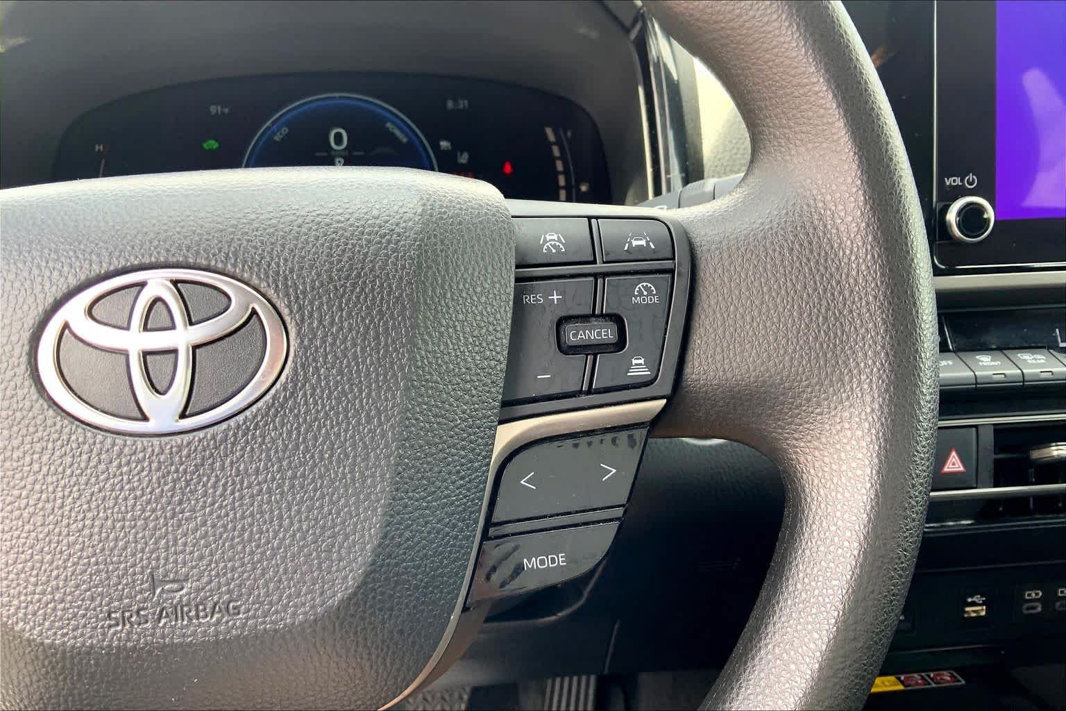 Used 2025 Toyota Camry LE FWD image 25
