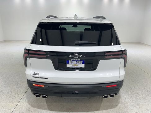 Used 2025 Chevrolet Traverse LT w/ Midnight/Sport Edition image 3