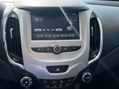 Used 2016 Chevrolet Cruze LS FWD image 12