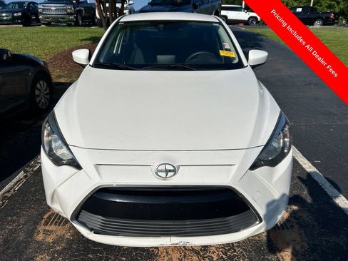 Used 2016 Scion iA FWD image 11