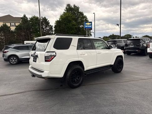 Used 2023 Toyota 4Runner TRD Off-Road Premium AWD/4WD image 3