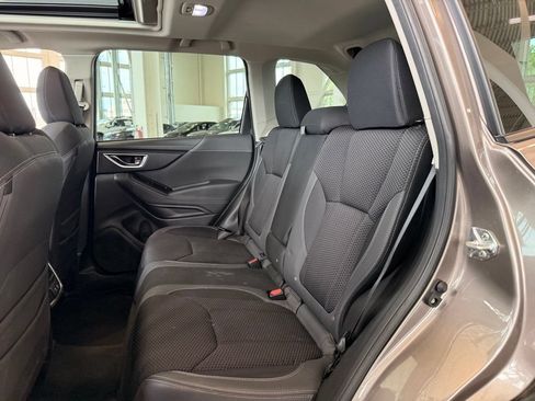 Used 2023 Subaru Forester Premium AWD/4WD image 10