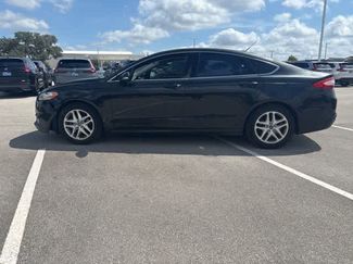 Used 2013 Ford Fusion SE FWD video 2