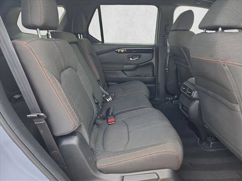 Used 2025 Honda Pilot Sport image 20