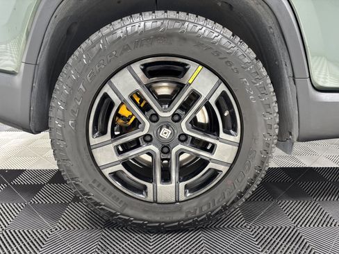 Used 2023 Rivian R1T Adventure image 12