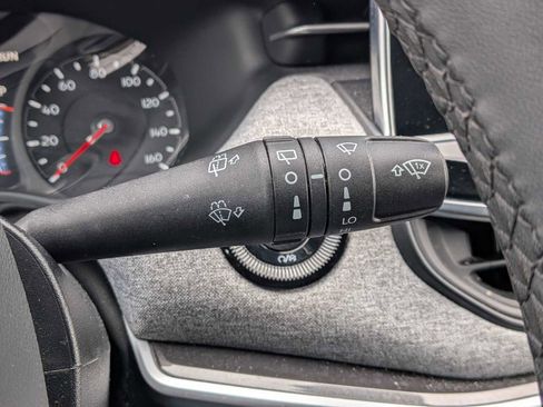 Used 2025 Jeep Compass Latitude image 23