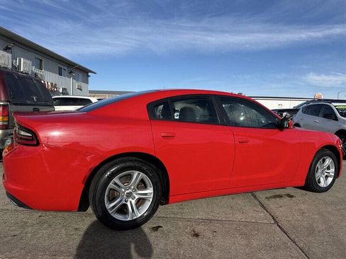 Used 2017 Dodge Charger SE image 8