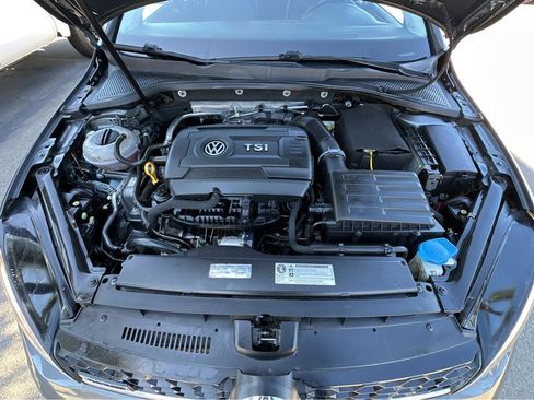 Used 2017 Volkswagen Golf SE image 45