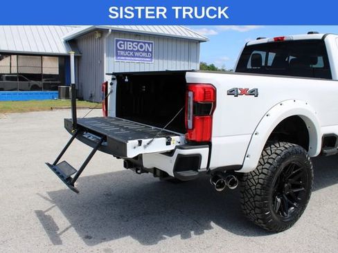 Used 2024 Ford F250 Platinum AWD/4WD image 11
