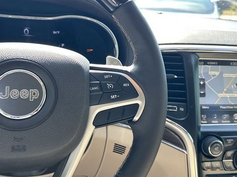 Used 2017 Jeep Grand Cherokee Overland RWD image 30