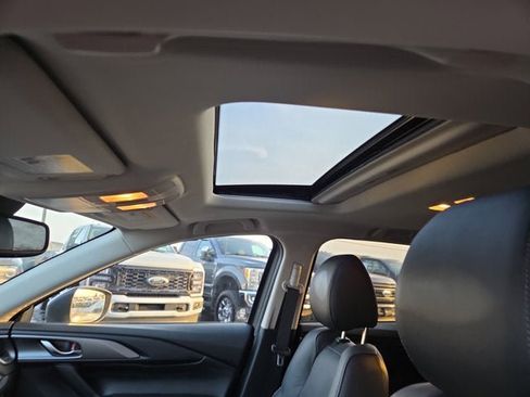 Used 2023 MAZDA CX-9 Touring image 9