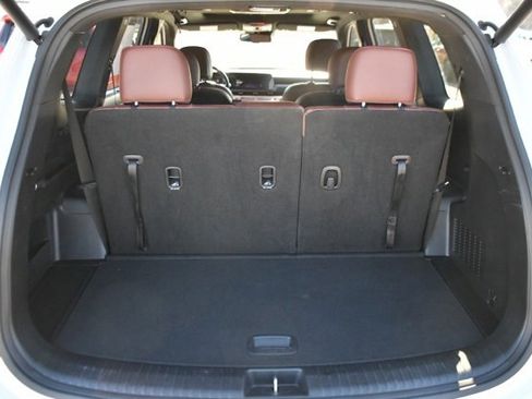 Used 2023 Kia Telluride EX w/ EX Captain's Chair Package image 9
