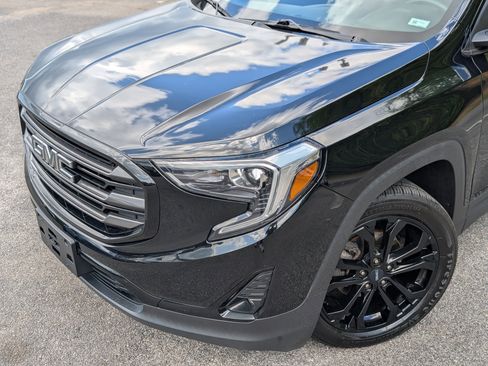 Used 2021 GMC Terrain SLT w/ Elevation Edition image 13