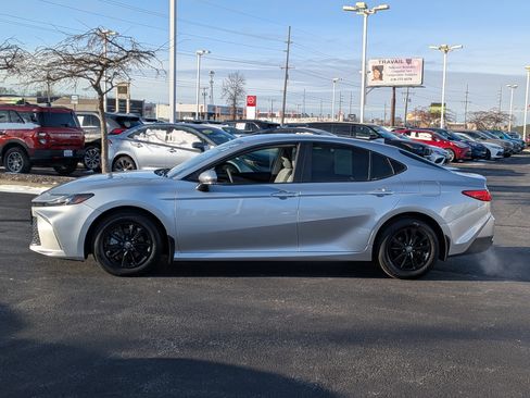 Certified 2025 Toyota Camry LE image 5