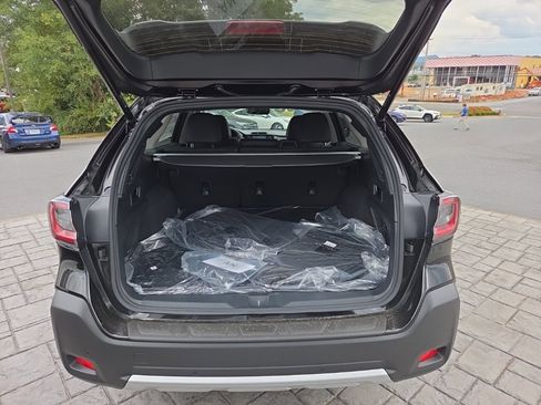 New 2025 Subaru Outback Limited image 7