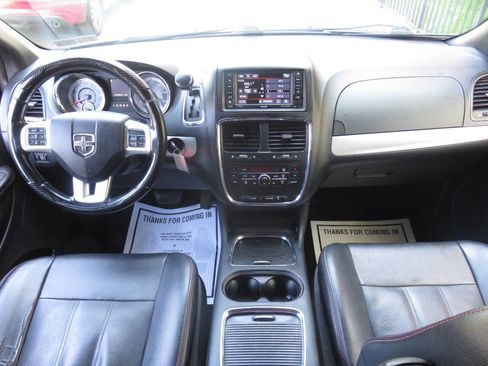 Used 2018 Dodge Grand Caravan GT FWD image 12