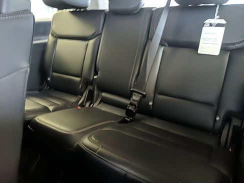 Used 2025 Ford Expedition Max Platinum AWD/4WD image 17