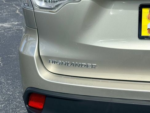 Used 2016 Toyota Highlander XLE image 11