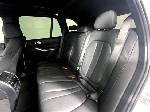 Used 2022 BMW X5 xDrive40i w/ Premium Package AWD/4WD image 26