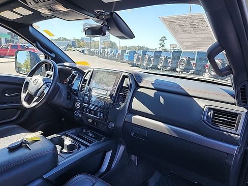 Used 2024 Nissan Titan PRO-4X w/ Pro-4x Convenience Package image 16