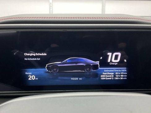 Used 2025 Dodge Charger R/T w/ Sun & Sound Package image 8