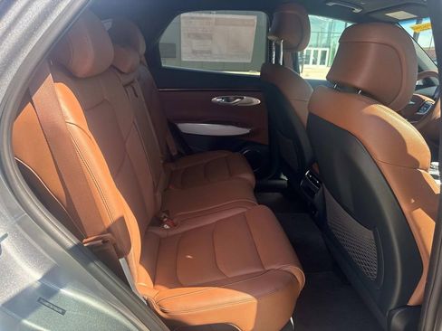 New 2026 Genesis GV70 2.5T Advanced AWD/4WD image 10