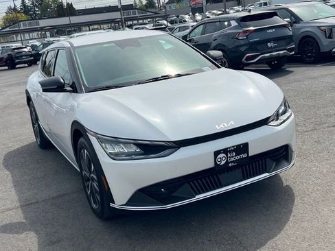 Certified 2024 Kia EV6 Light AWD/4WD image 5