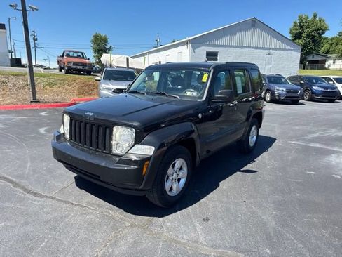 Used 2012 Jeep Liberty Sport w/ Driver Convenience Group AWD/4WD image 4