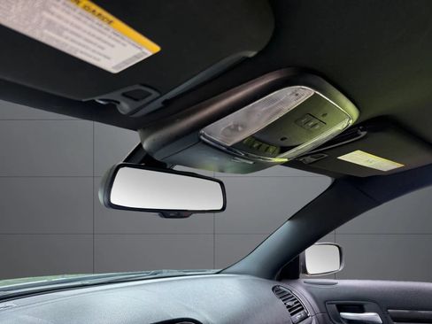 Used 2016 Chrysler 300 S RWD image 31