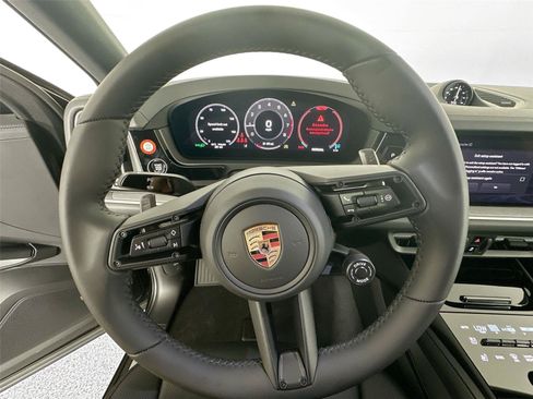 Certified 2026 Porsche Cayenne Coupe AWD/4WD image 20