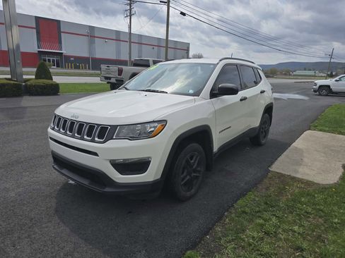 Used 2018 Jeep Compass Sport image 7