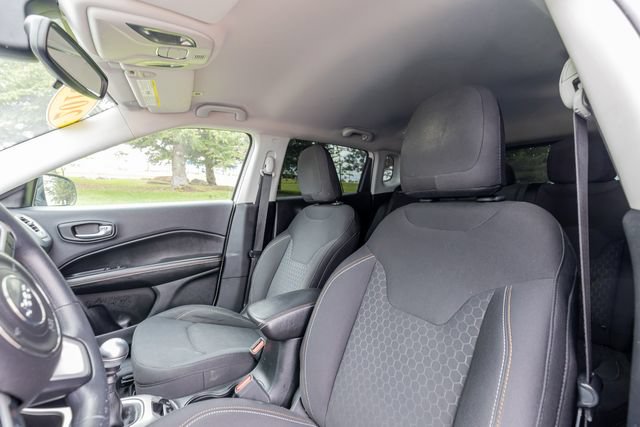 Used 2018 Jeep Compass Sport w/ Mopar Graphics Package FWD image 13