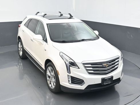 Used 2018 Cadillac XT5 Luxury w/ LPO, Sport Package image 3