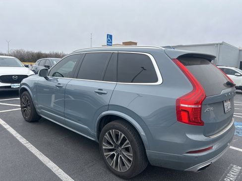 Used 2020 Volvo XC90 T6 Momentum image 2