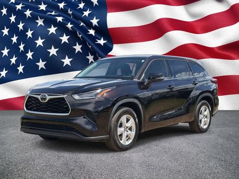 Used 2021 Toyota Highlander L FWD image 13