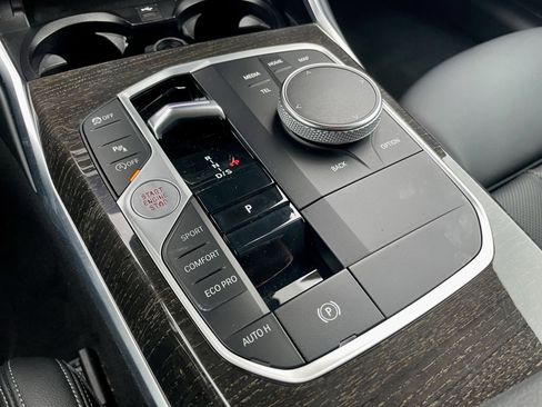 Used 2023 BMW 330i xDrive 330i xDrive w/ Driving Assistance Package image 20