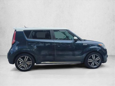 Used 2018 Kia Soul + FWD image 4