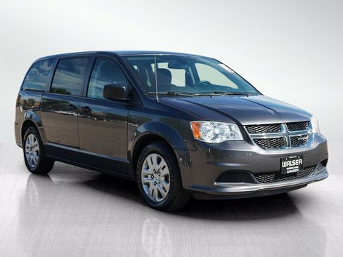 Used 2020 Dodge Grand Caravan SE w/ UConnect Hands-Free Group FWD image 7