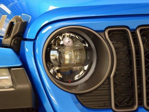 Used 2024 Jeep Wrangler Unlimited Rubicon 392 image 10