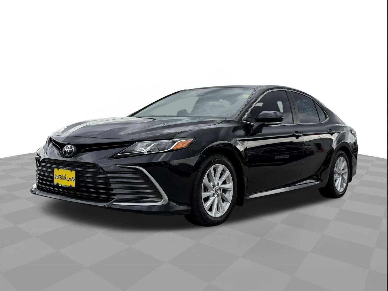 Used 2024 Toyota Camry LE w/ Convenience Package FWD image 1