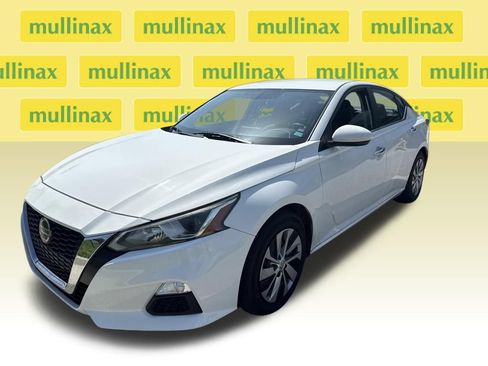 Used 2020 Nissan Altima 2.5 S FWD image 2