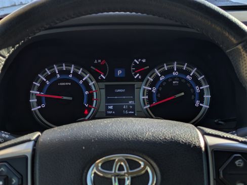 Used 2018 Toyota 4Runner SR5 image 27